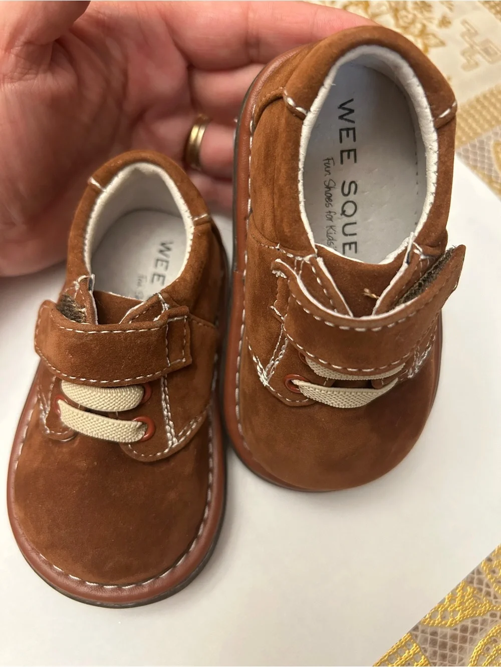 Authentic NWOT Wee Squeak Todfler Velcro Shoes